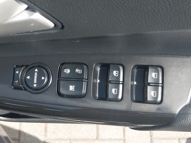 More views of Kia Picanto