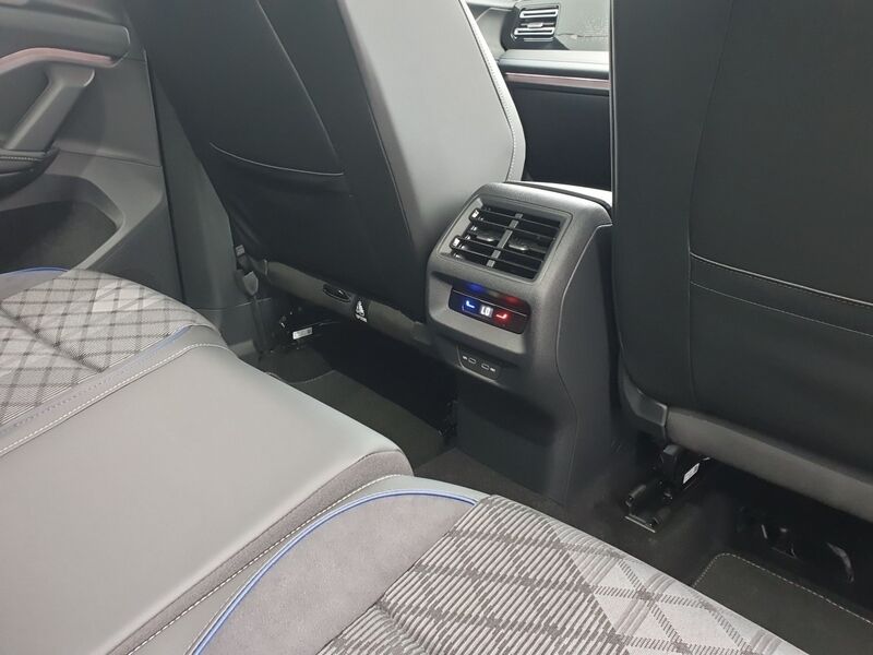 More views of Volkswagen Tiguan