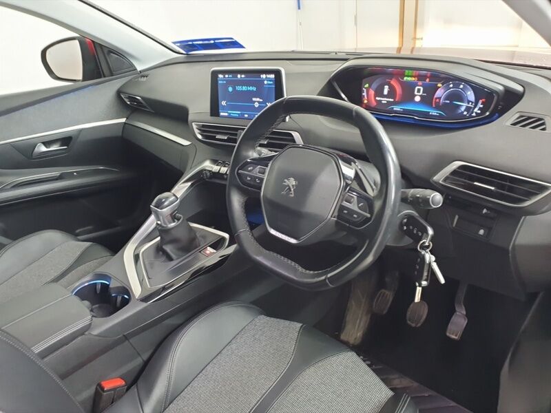 More views of Peugeot 3008