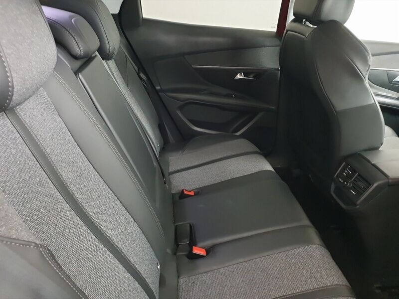 More views of Peugeot 3008