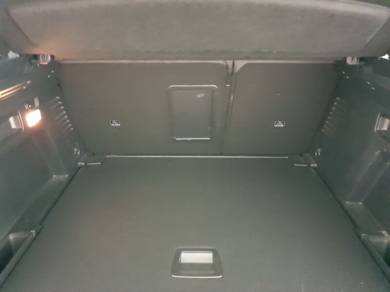 More views of Peugeot 3008
