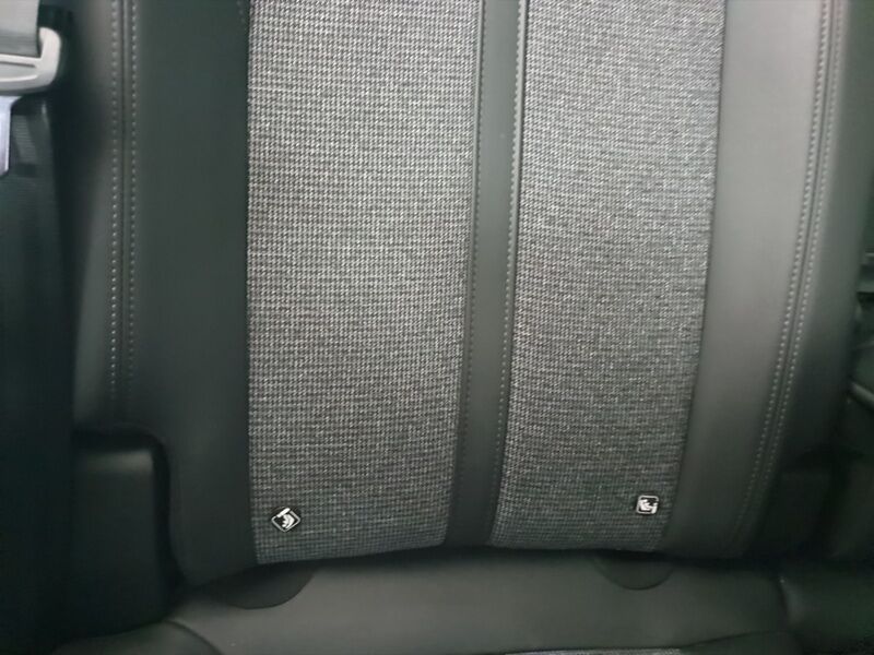 More views of Peugeot 3008