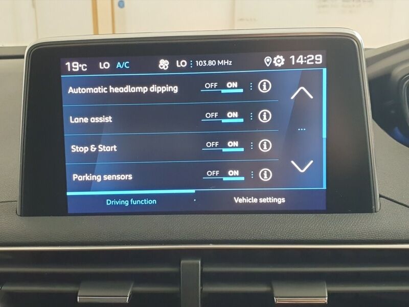 More views of Peugeot 3008