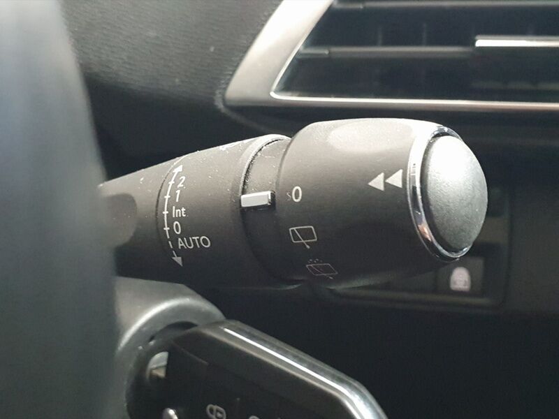 More views of Peugeot 3008