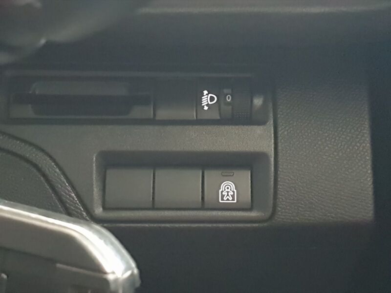 More views of Peugeot 3008