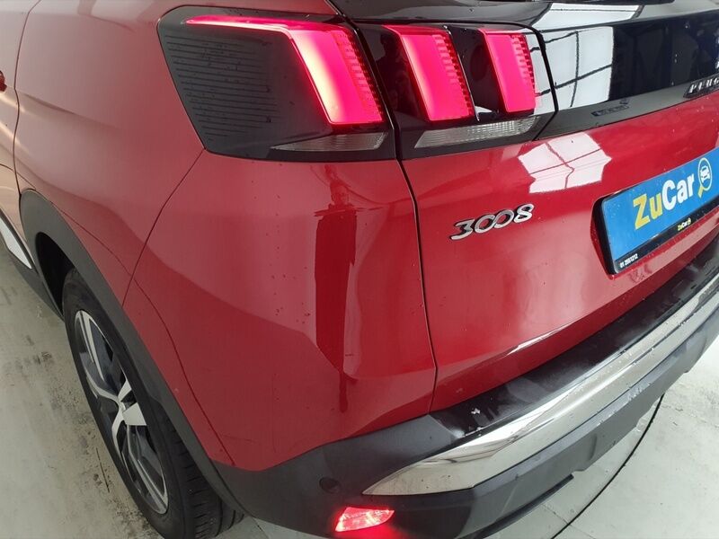 More views of Peugeot 3008