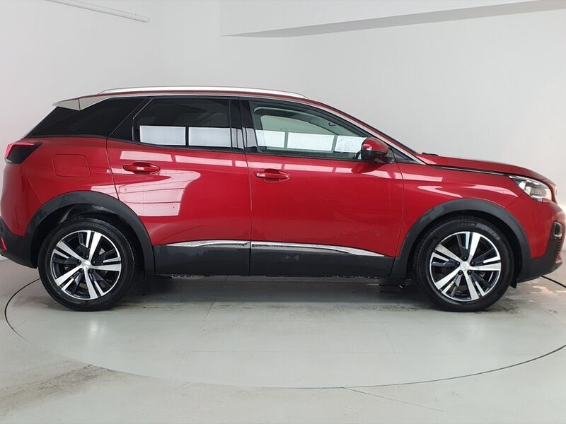 More views of Peugeot 3008