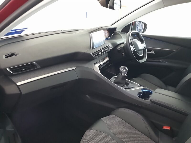 More views of Peugeot 3008