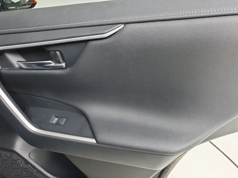 More views of Toyota Rav4