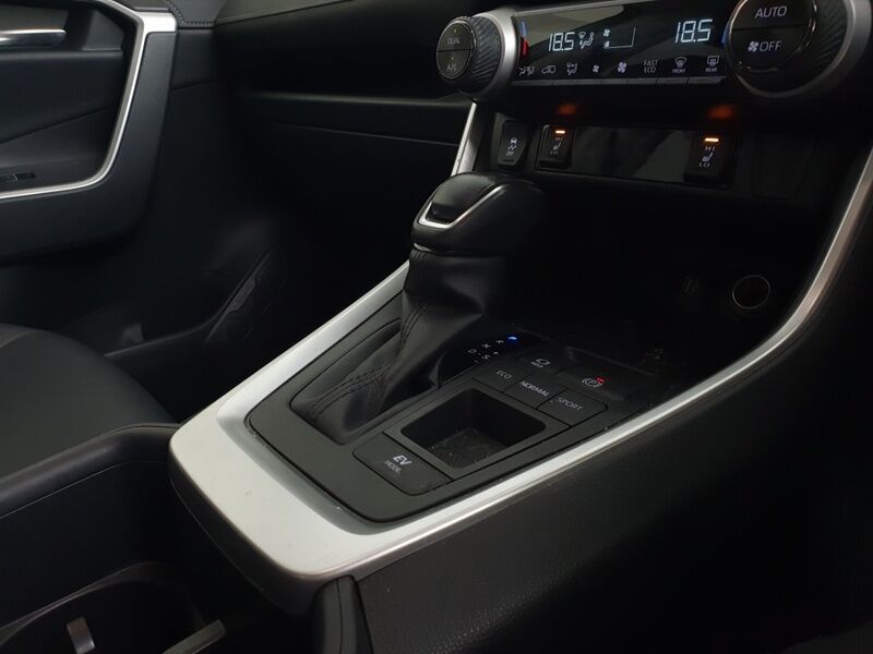 More views of Toyota Rav4