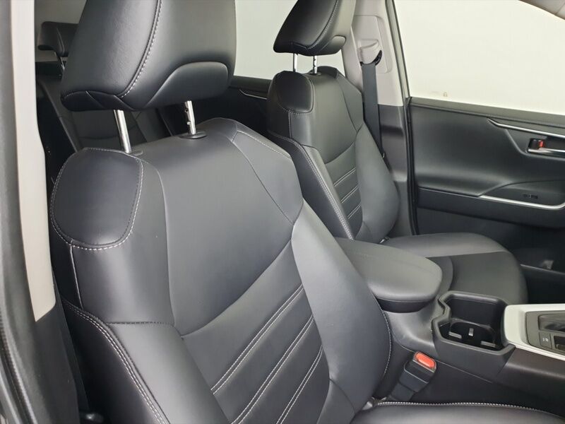 More views of Toyota Rav4