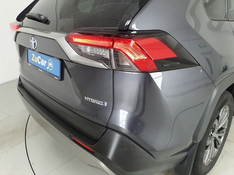 More views of Toyota Rav4