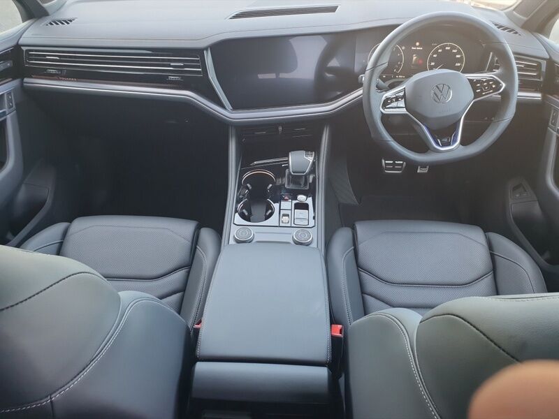 More views of Volkswagen Touareg