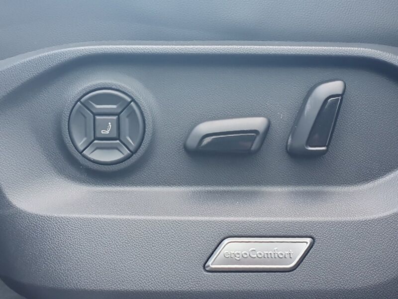 More views of Volkswagen Touareg