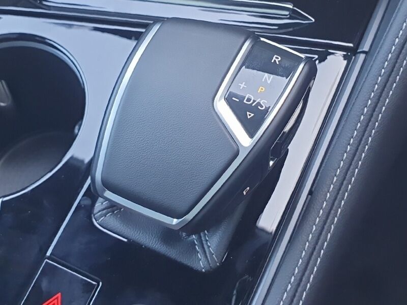 More views of Volkswagen Touareg