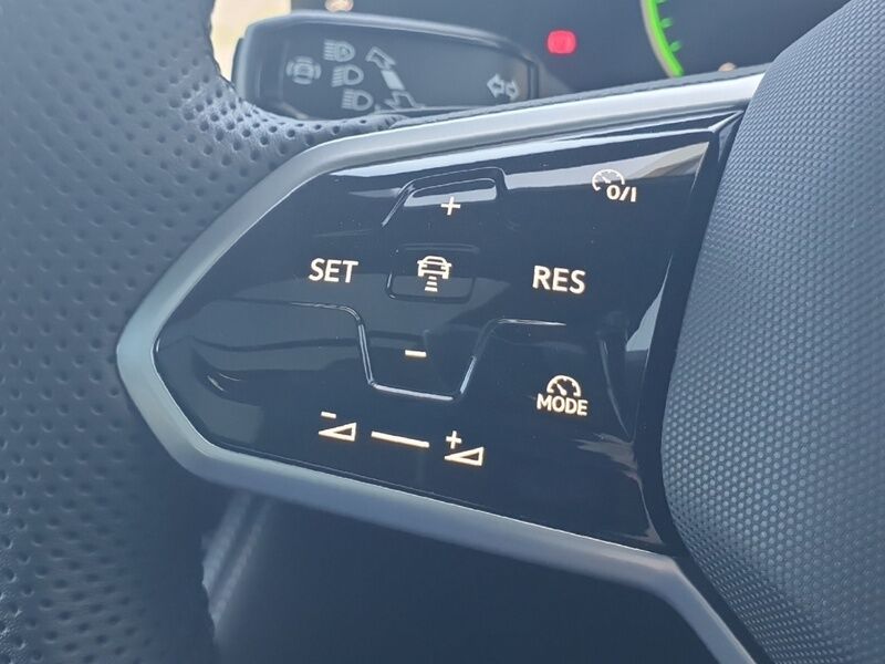 More views of Volkswagen Touareg
