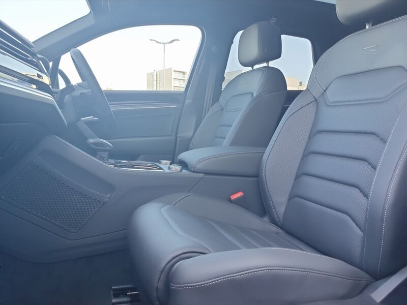More views of Volkswagen Touareg