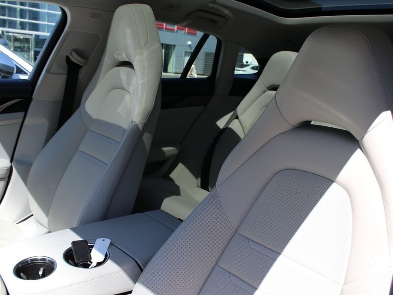 More views of Porsche Panamera