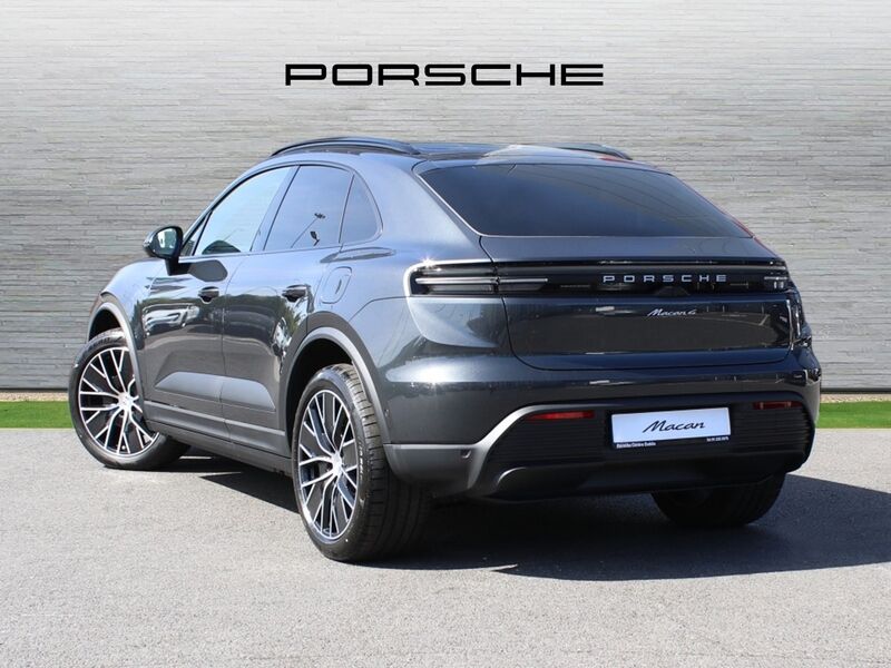 More views of Porsche Macan