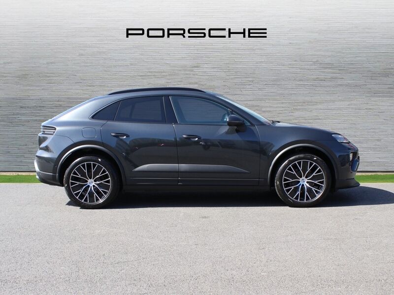 More views of Porsche Macan