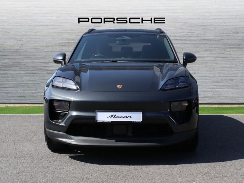 More views of Porsche Macan