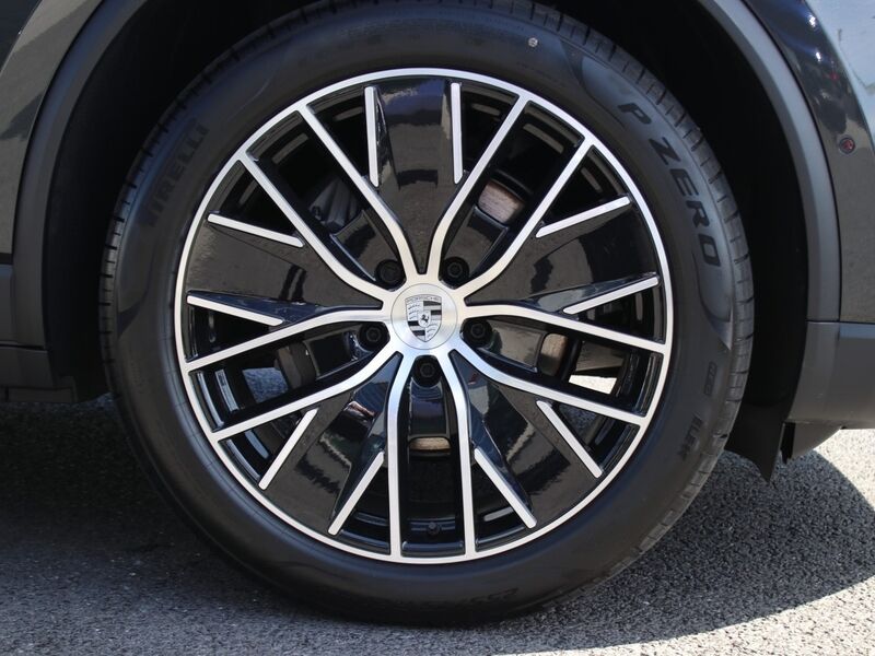 More views of Porsche Macan