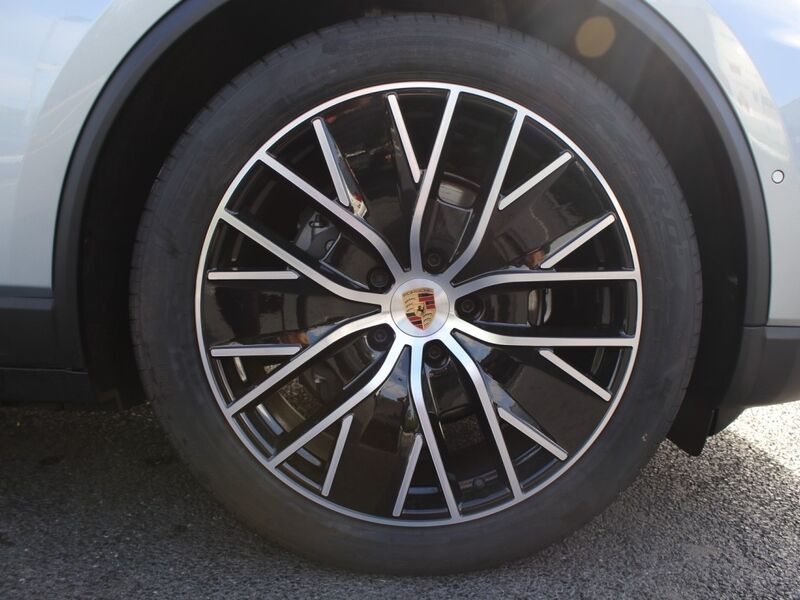 More views of Porsche Macan