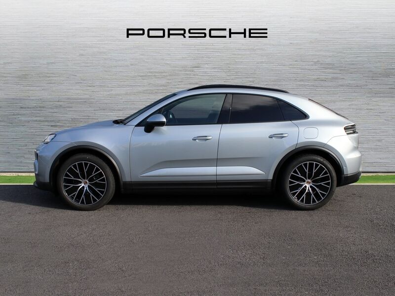 More views of Porsche Macan