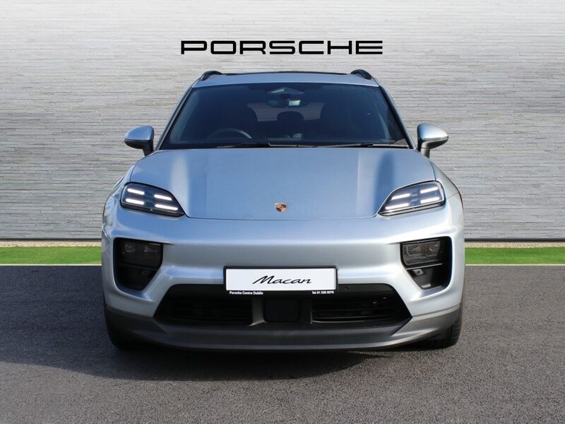 More views of Porsche Macan