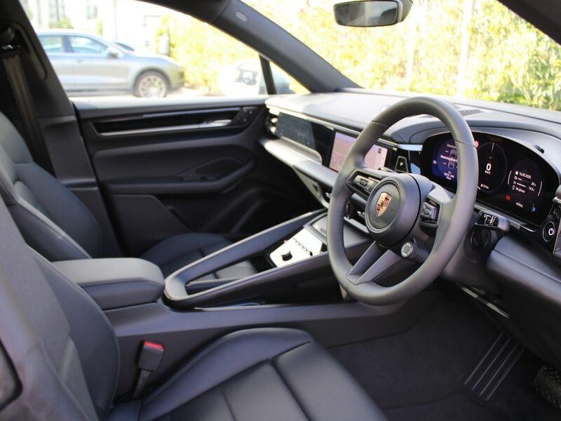 More views of Porsche Macan