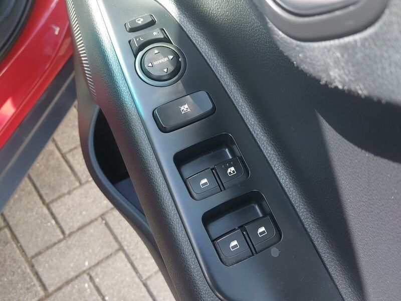 More views of Kia Stonic