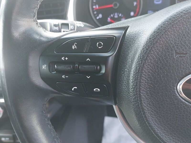 More views of Kia Stonic