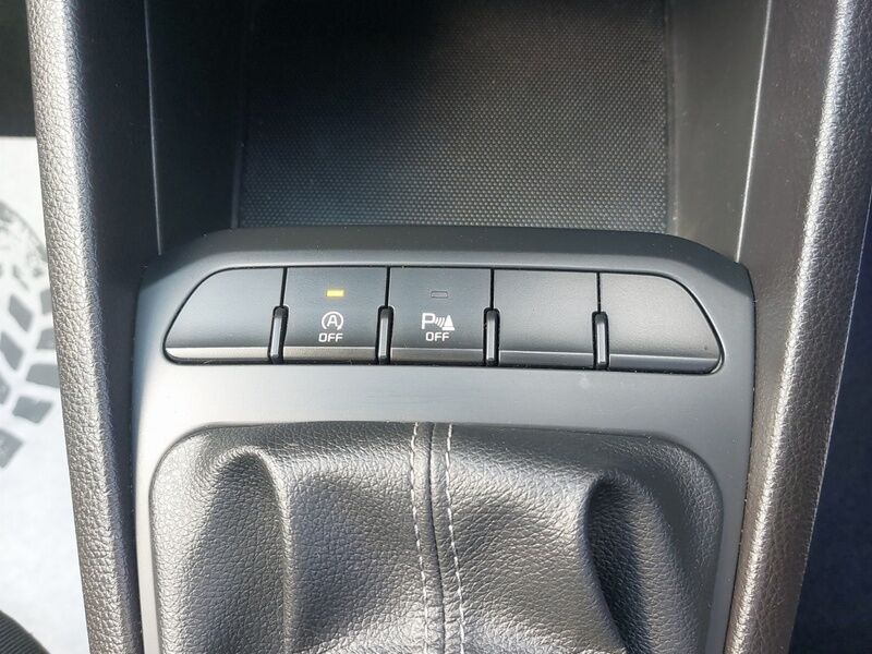 More views of Kia Stonic