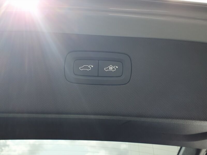 More views of Volvo XC90