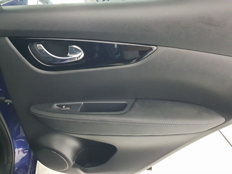 More views of Nissan QASHQAI
