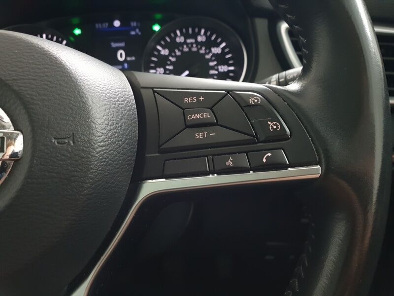 More views of Nissan QASHQAI