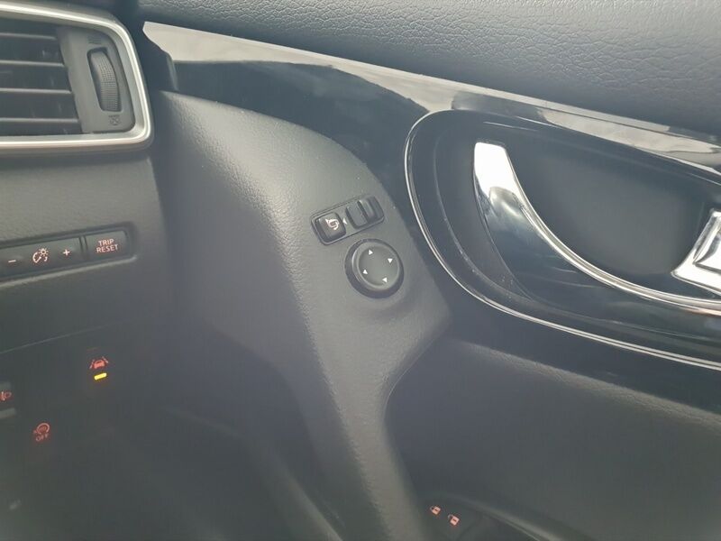 More views of Nissan QASHQAI