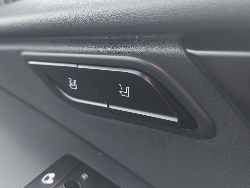 More views of Kia E-Niro