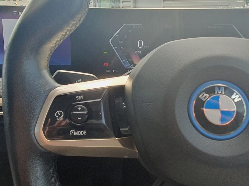 More views of BMW iX