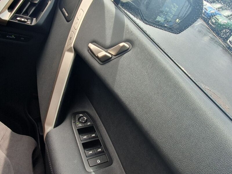 More views of BMW iX