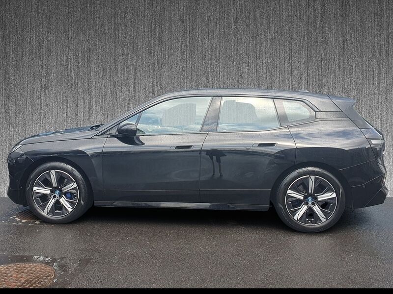 More views of BMW iX