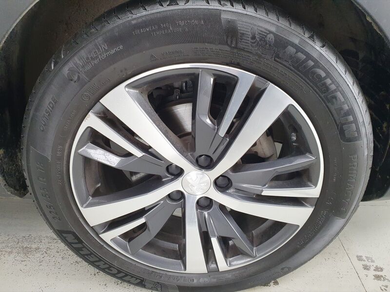 More views of Peugeot 3008