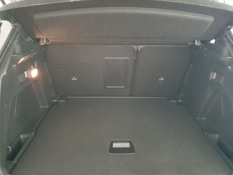 More views of Peugeot 3008