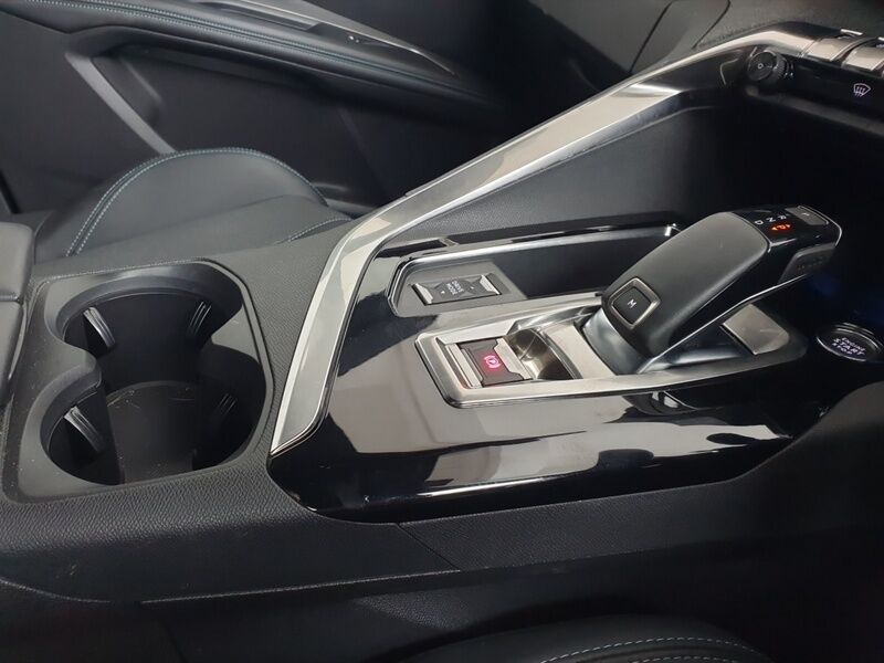 More views of Peugeot 3008