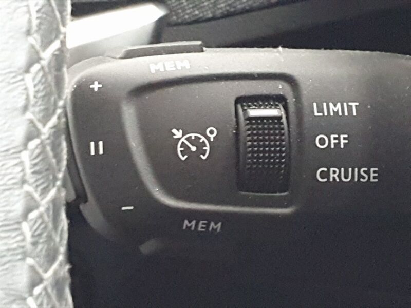 More views of Peugeot 3008