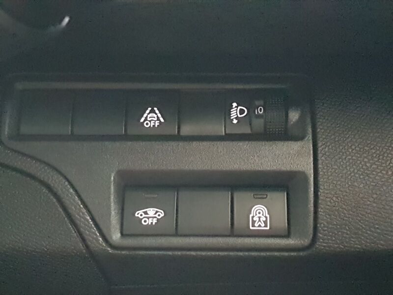 More views of Peugeot 3008