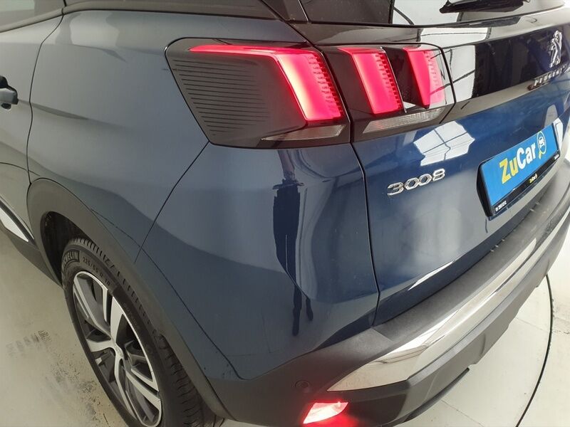 More views of Peugeot 3008