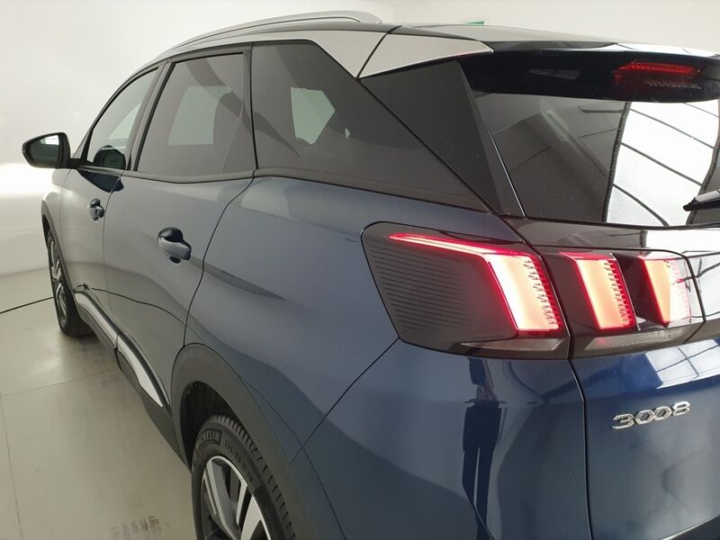 More views of Peugeot 3008
