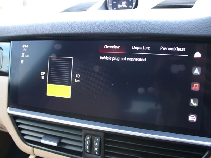 More views of Porsche Cayenne