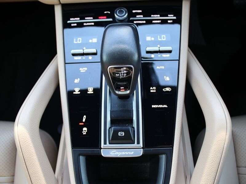 More views of Porsche Cayenne